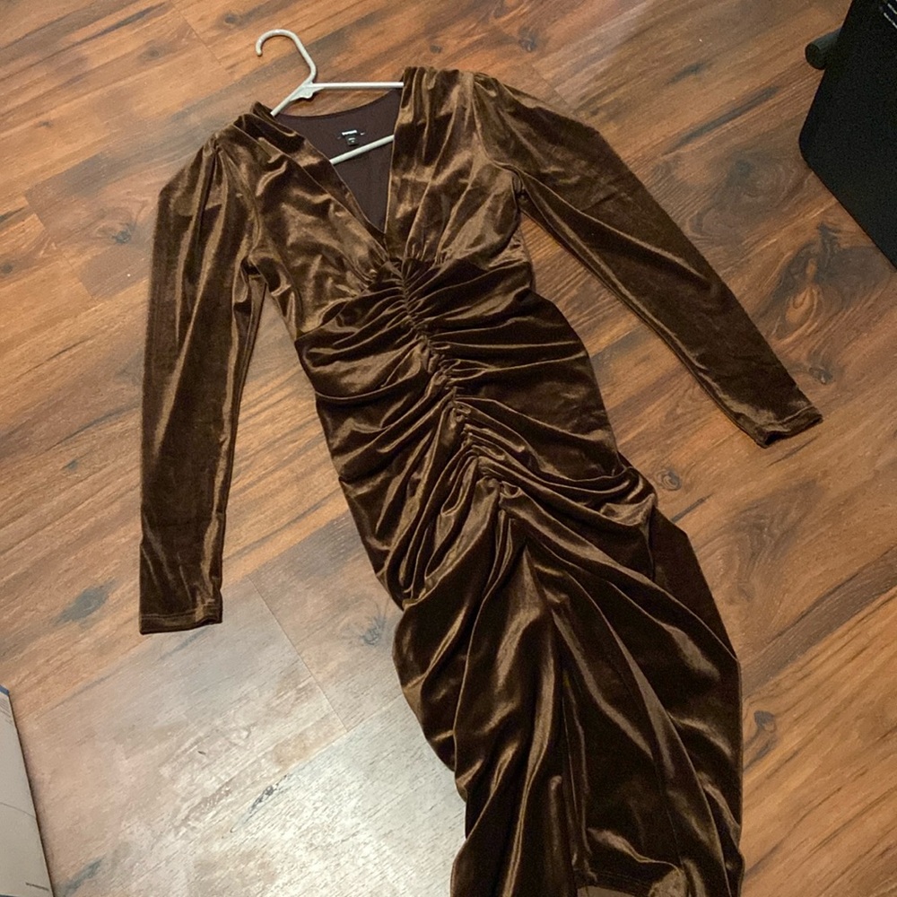 Express Midi length Velvet Dress 🤎